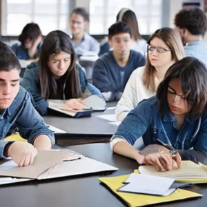 Artistic representation for 7 out of 10 B . C . post - secondary students financially unstable : survey reveals